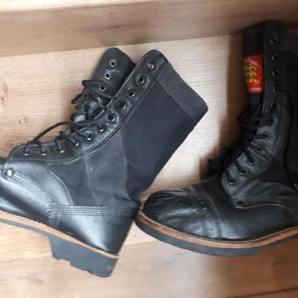coturno black boots