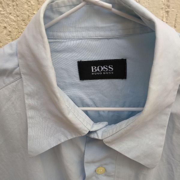 linda camisa da marca hugo boss,, usada apenas 1 vez