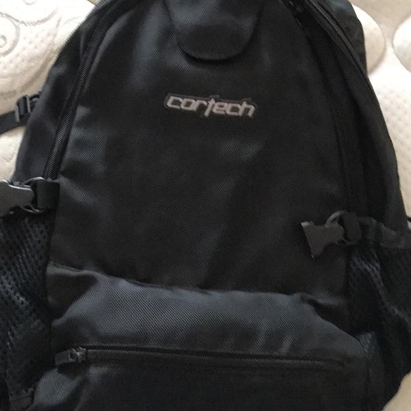 mochila cortech espaço para colocar capacete