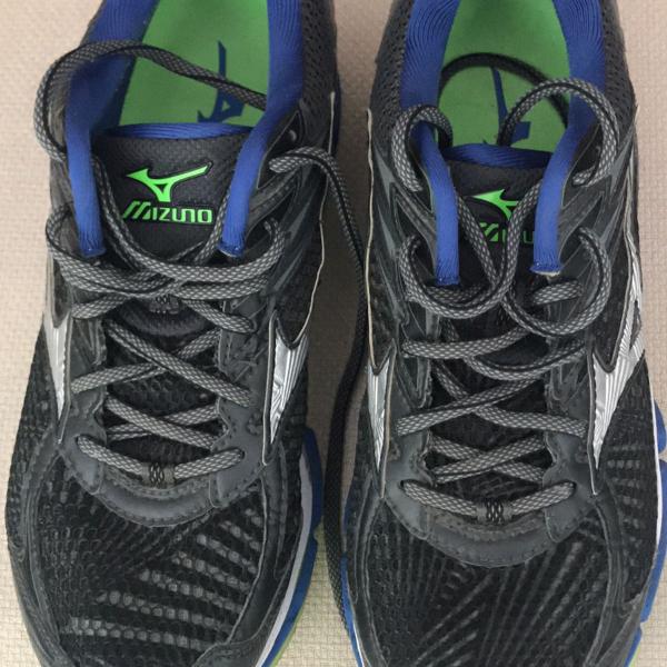 tênis masculino mizuno semi novo