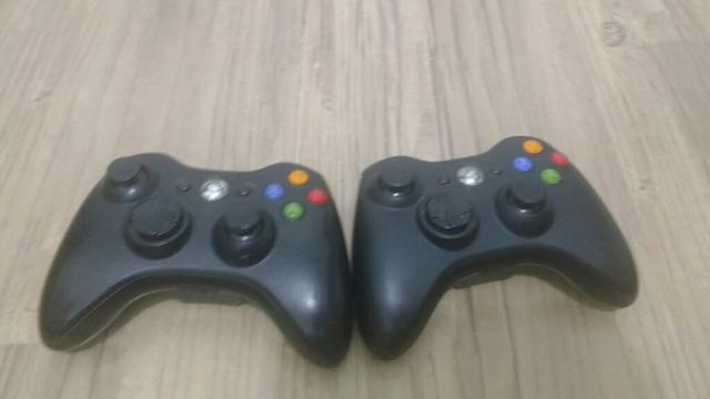 2 controles de Xbox 360