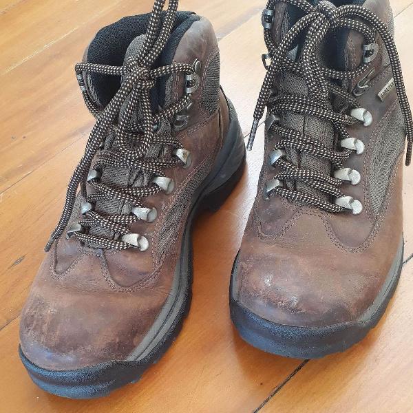 BOTAS DE CAMINHADA