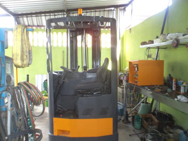 Empilhadeira Elétrica