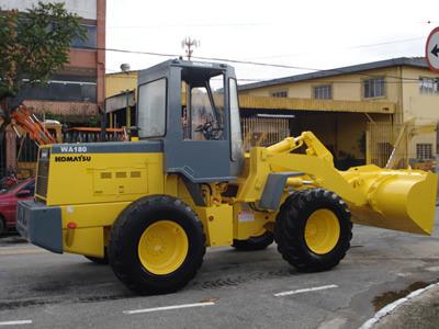 Pá Carregadeira Komatsu WA180 ano 2000