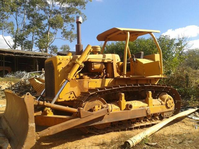 Trator Esteira Caterpillar D6D PS ano 1984