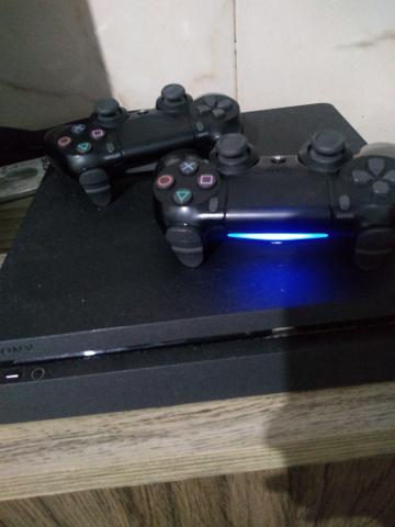 Vendo PS4 1 terá