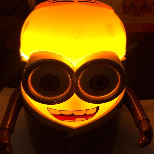 abajur minion com luz led