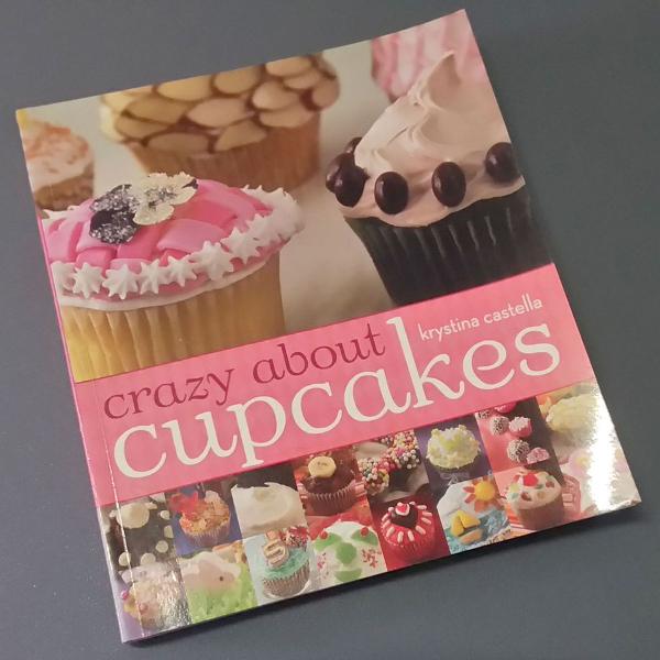 livro importado "crazy about cupcakes"