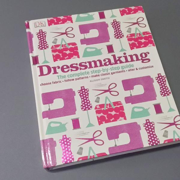 livro importado "dressmaking: the complete step-by-step