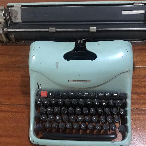 máquina de escrever lexikon 80