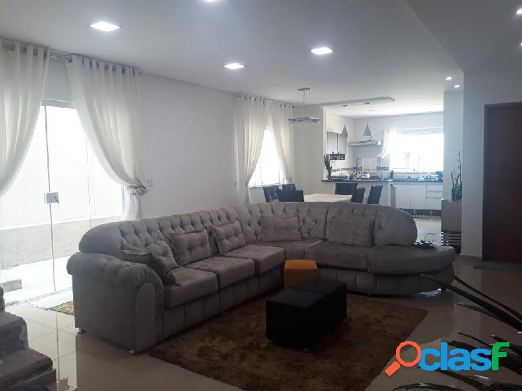 146-Atibaia-700.000,00-Jd Paulista-Térrea-4 Dorm(3 Suítes)