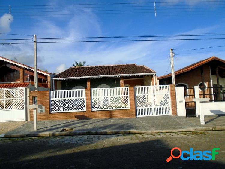 CASA LADO LINHA 3 DORMITORIOS (1 SUITE)
