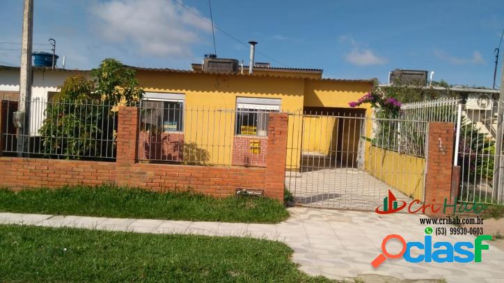 Casa Sobrado com 4 quartos no Areal em Pelotas