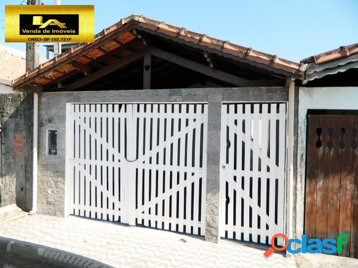 Maravilhosa Casa Geminada em Excelente Localização no