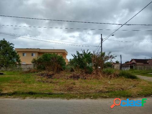 Terreno de esquina para geminada