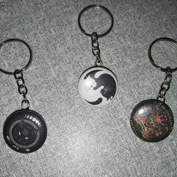 3 botons chaveiros 2,5 cm, gato preto, gato yin yang