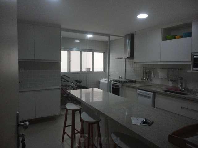 Apartamento de 2 dormitorios a venda no Guaruja
