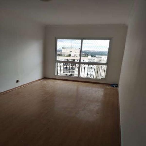 Apartamento para aluguel possui 90 metros quadrados com 3