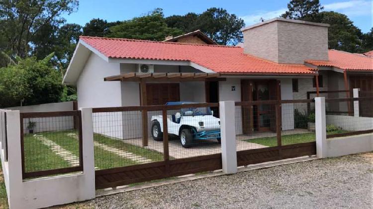 Casa para venda possui 73 metros quadrados com 2 quartos 2