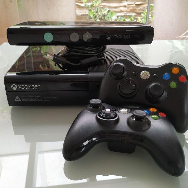 Xbox 360 desbloqueado, com Kinect e 2 controles sem fio