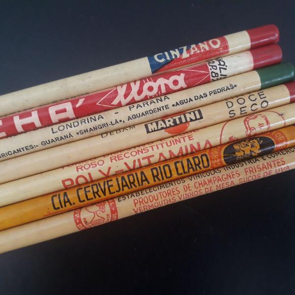 conjunto de lápis vintage de bebidas