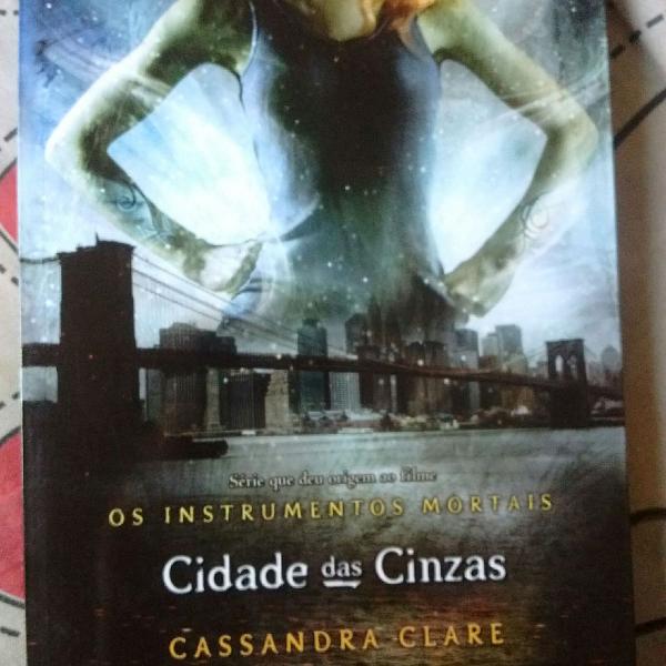 livro cidade das cinzas - série instrumentos mortais -