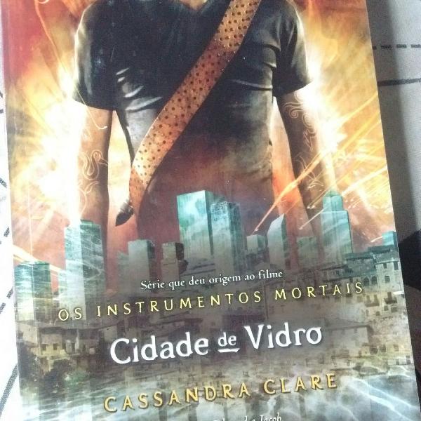 livro cidade de vidro - série instrumentos mortais -