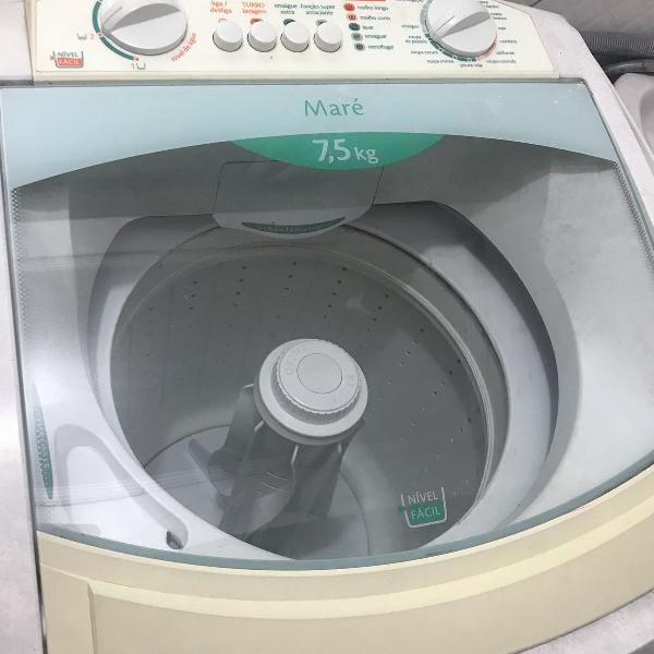 máquina de lavar retirada no local