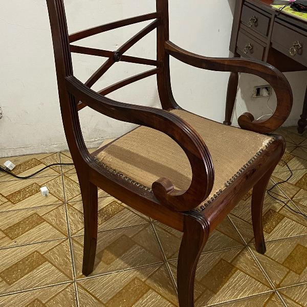 móvel antigo. cadeira