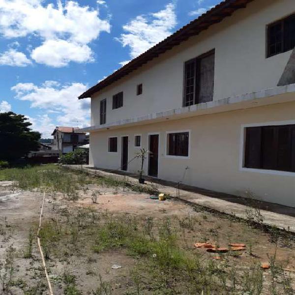 Casa para venda com 130 metros quadrados com 4 quartos