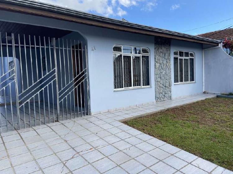 Casa para venda possui 110 metros quadrados com 3 quartos em