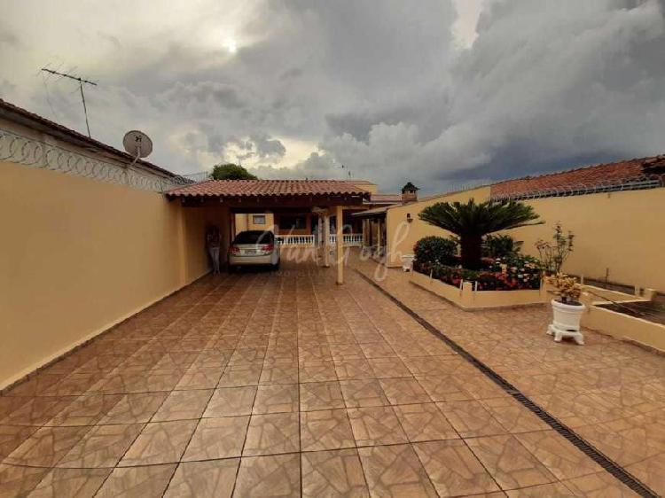 Casa à venda, 3 quartos, 6 vagas, Vila Ipiranga - São