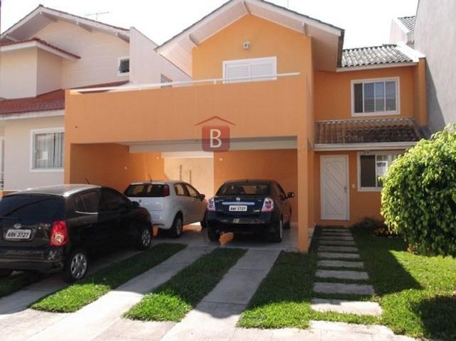 Excelente casa em condomínio para venda com 4 quartos no