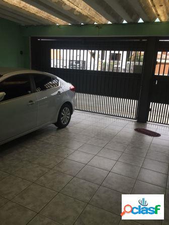 Linda casa térrea à venda no Jardim Santa Maria com 130m²
