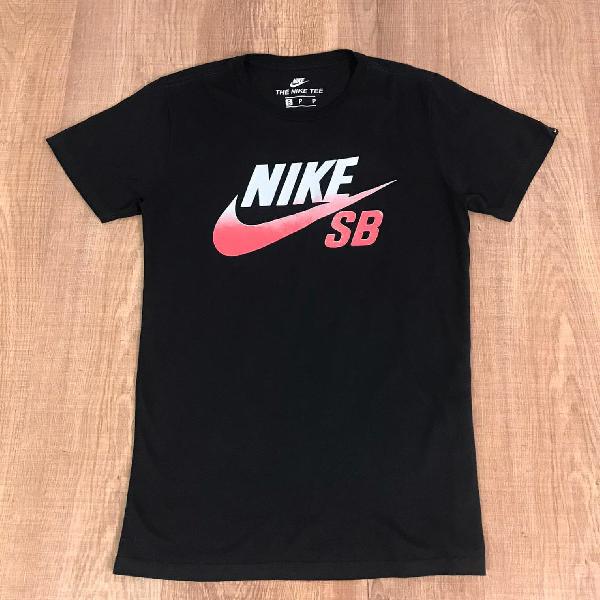 camiseta Nike