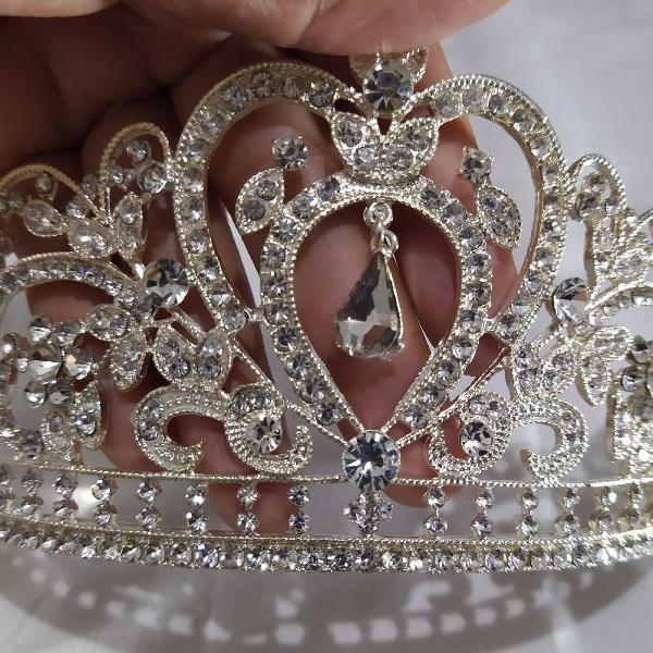 com defeito coroa arranjo tiara porta coque noiva debutante