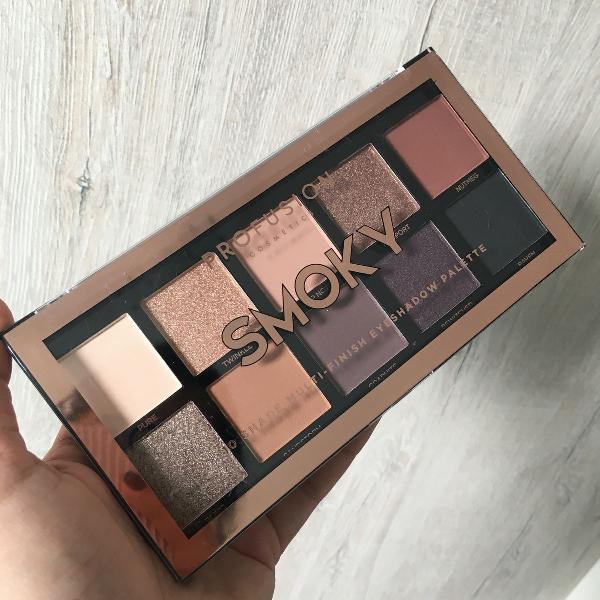 paleta profusion smoky