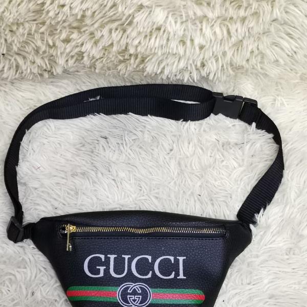 pochete gucci