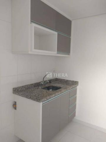 Apartamento com 3 dormitórios para alugar, 66 m² por R$