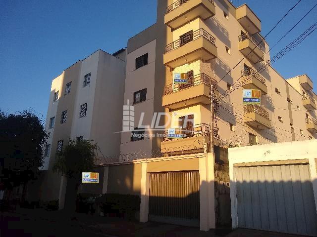 Apartamento para alugar com 2 dormitórios em Saraiva,