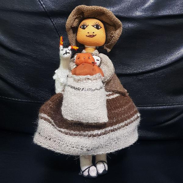 Boneca Peruana. Comprada em Cuzco. Com traje típico Inca