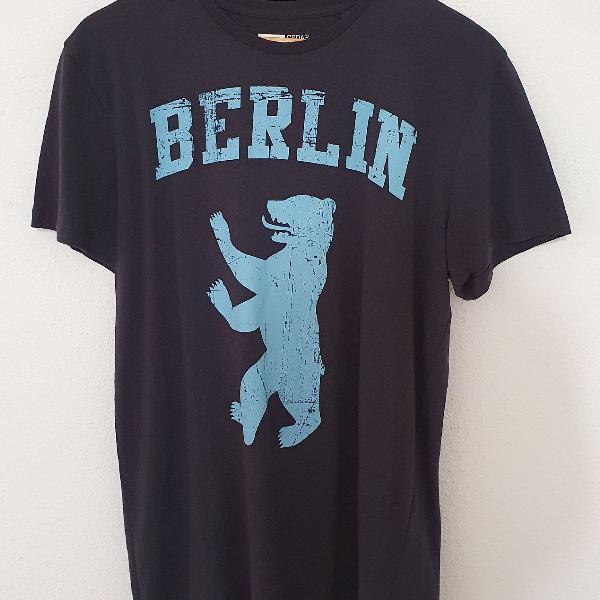 Camiseta Importada- Logo Berlin