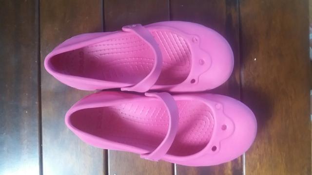 Crocs sapatilha rosa pink tamanho 33/34 menina usado
