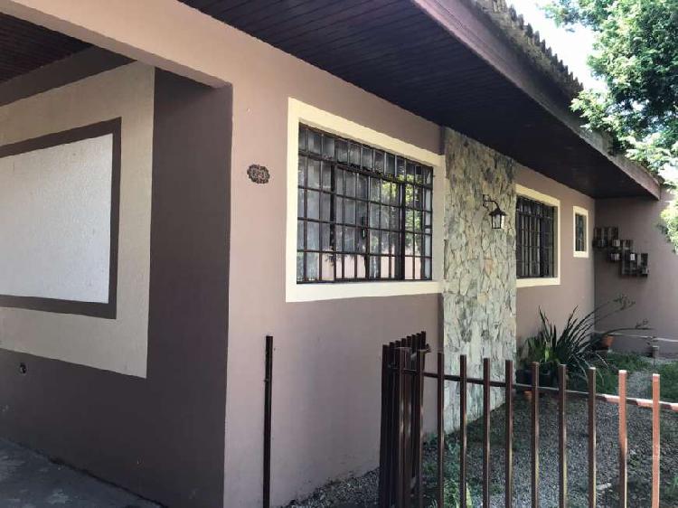 Linda casa em Pinhais no bairro Weissópolis