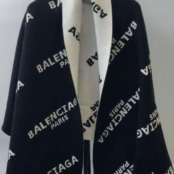 Poncho Balenciaga