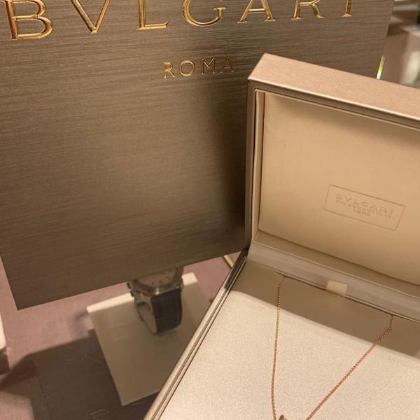 colar bvlgari ouro rosé com diamantes