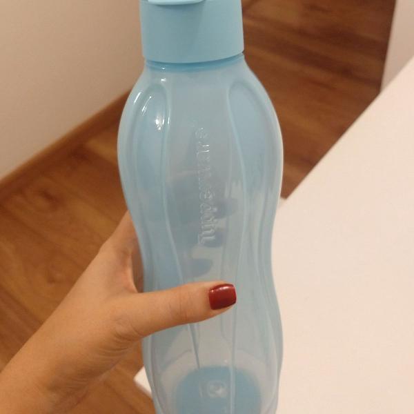 garrafa de água 1 litro