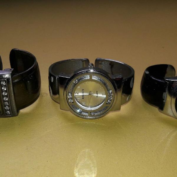 kit 3 relógios de pulseira abre/fecha.