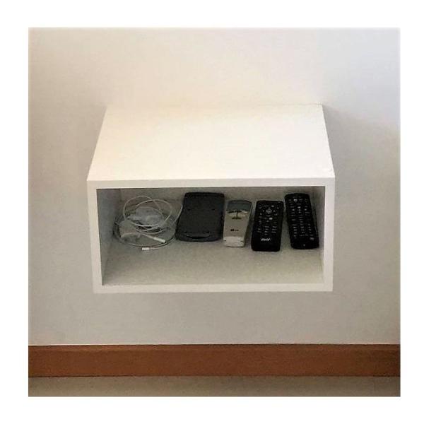 mesa auxiliar de cama estilo nicho para decoração com kit