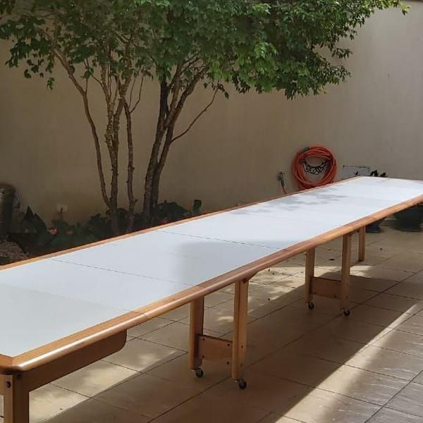 mesa expansível de madeira maçica